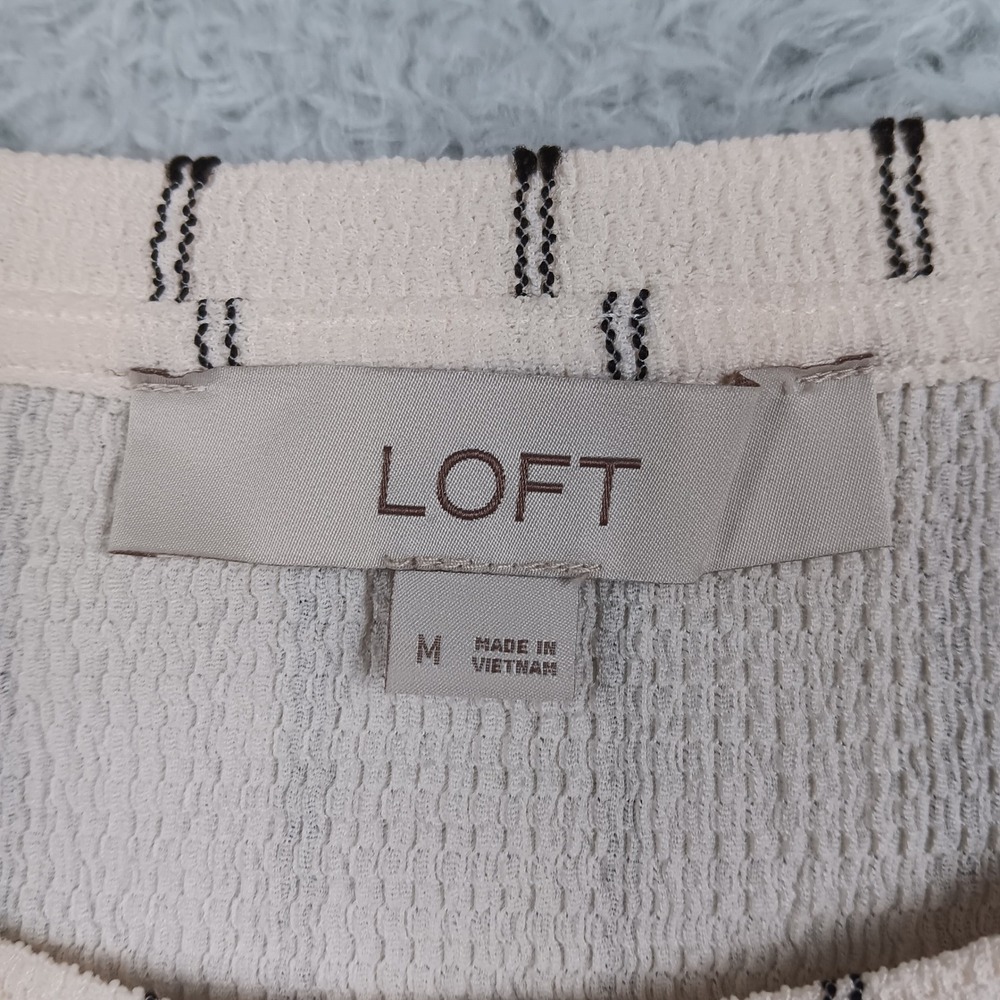 LOFT Top Puff Sleeve Women M Cream Dotted Stripe Seersucker 609880 - Picture 3 of 8